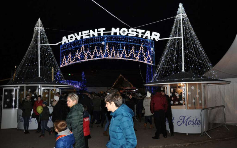 Paljenjem prve svijeće počinje Advent u Mostaru, posjetitelje očekuju brojni sadržaji