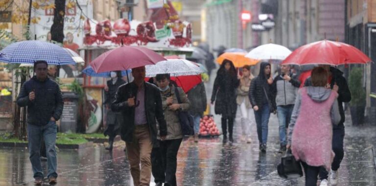 U BiH pretežito oblačno s kišom u većini područja, dnevna temperatura od 3 do 8,na jugu do 14 stupnjeva