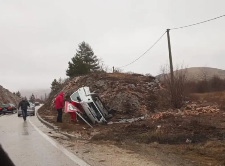 U prometnoj nesreći u Šujici ozlijeđene dvije osobe