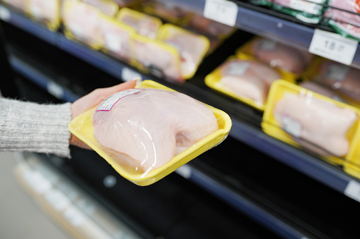 Peradari upozoravaju: Odleđeno meso iz Turske se prodaje kao ‘svježe’