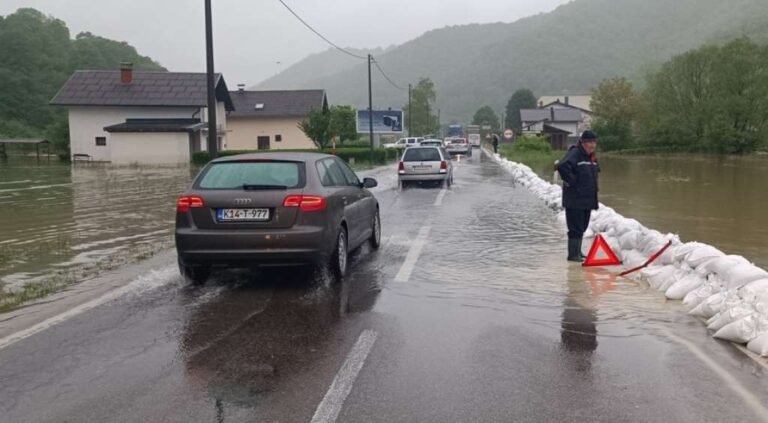 U Sanskom Mostu proglašeno stanje elementarne nepogode, vrlo ozbiljna situacija i u Bihaću