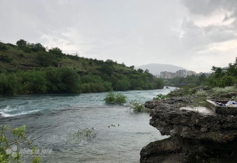 Čudo u Mostaru: Žena upala u Neretvu u Bakijinoj Luci, isplivala kod Šantićeve ulice