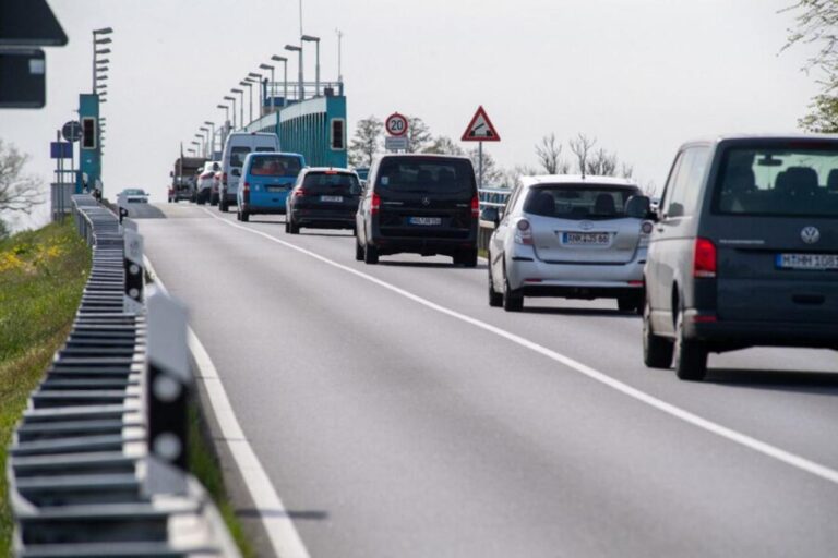 Može doći do požara: U Njemačkoj se povlači 32.000 vozila