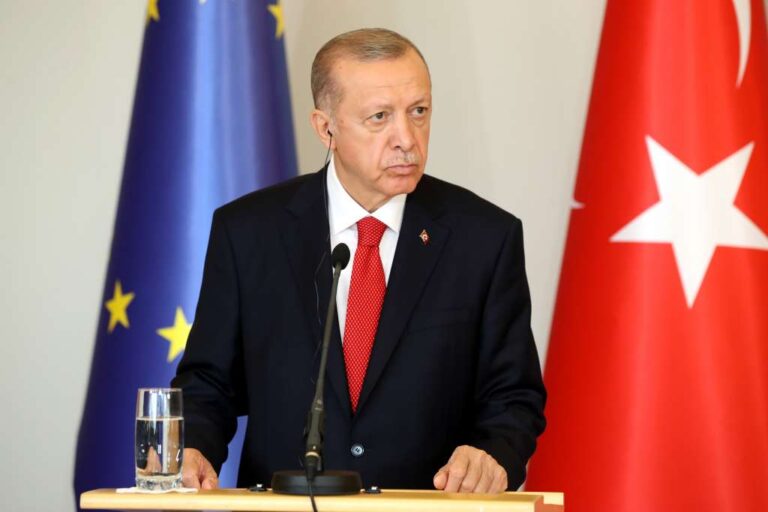 Prvi rezultati izbora u Turskoj pokazuju da je Erdogan u prednosti