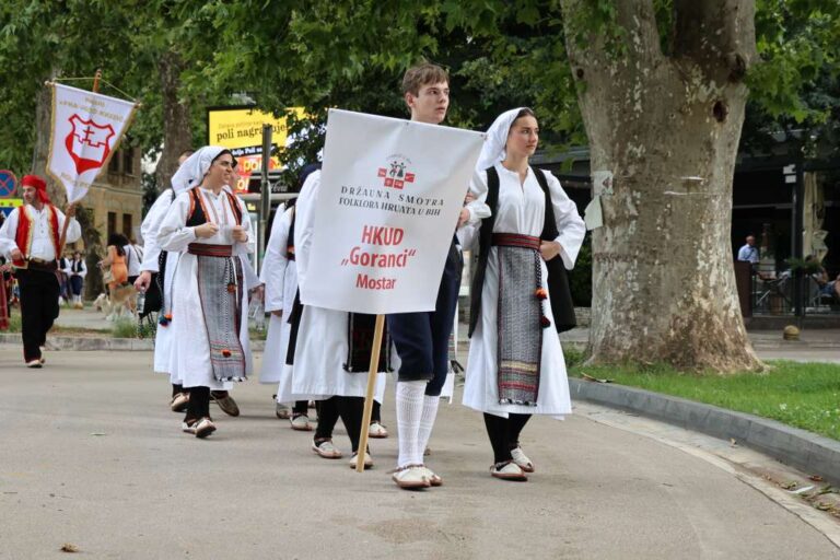 Kulturno-umjetnička društva u Mostaru predstavila višestoljetnu tradicijsku kulturnu baštinu Hrvata