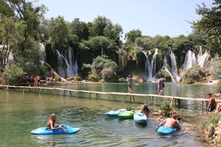 Odmor na morskoj obali mnogi će zamijeniti rijekama, jezerima ili pak bazenima na napuhavanje