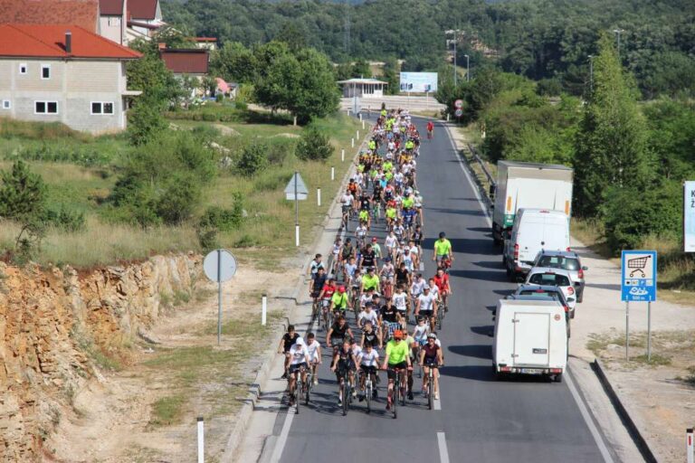 Deveti Posuški đir okupio nekoliko stotina zaljubljenika u biciklizam