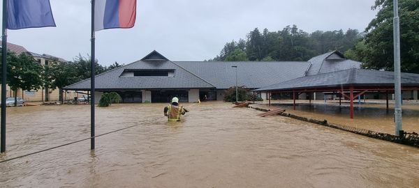 Najmanje troje poginulih u Sloveniji, vatrogasci spašavali mališane iz vrtića