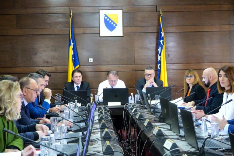 Vlada FBiH dodijelila 39 milijuna KM općinama i gradovima za podršku proračunima i za 135 projekata