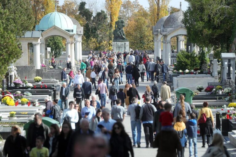 Mnogi ne znaju razliku: Znate li što se obilježava na Sve svete, a što na Dušni dan?