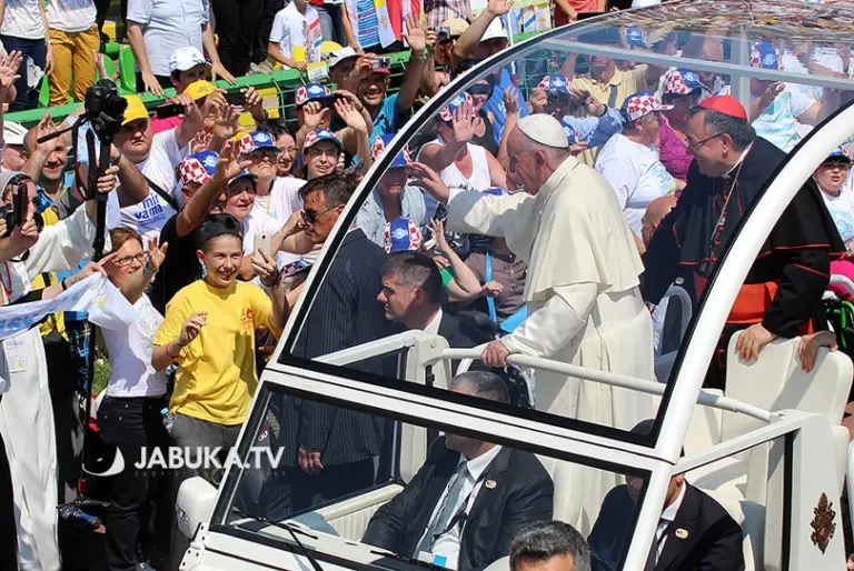 Papa Franjo će dobiti službeni poziv za posjet BiH