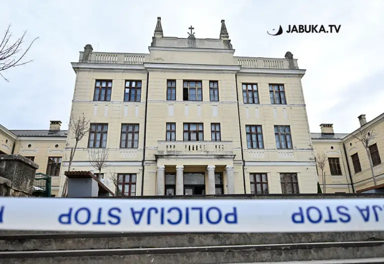 Završen očevid u Gimnaziji, naloženo izuzimanje snimki video nadzora