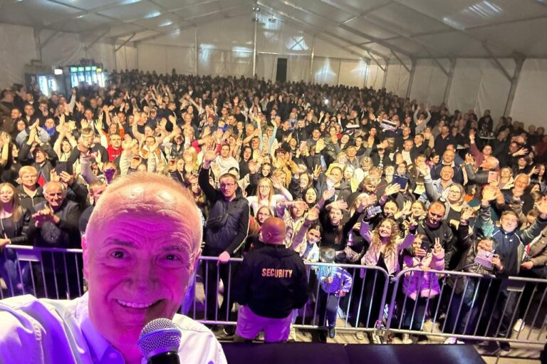 Spektakularan koncert Mate Bulića u Rovišću. Načelnik Prišćan: Bilo je fascinantno!