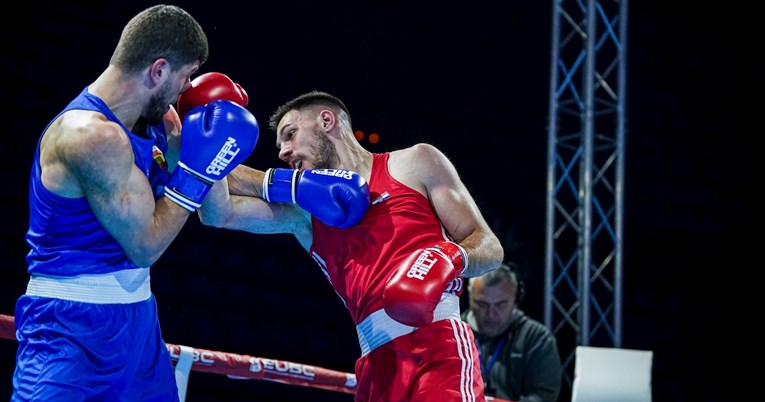 Hrvatski boksač dominantno slavio i osigurao medalju na Europskom prvenstvu