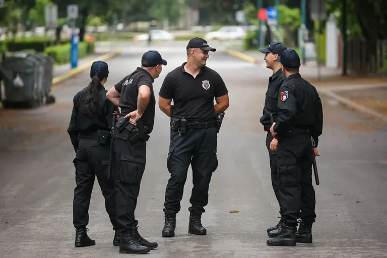 Policajci neće smjeti na kavu za vrijeme smjene?