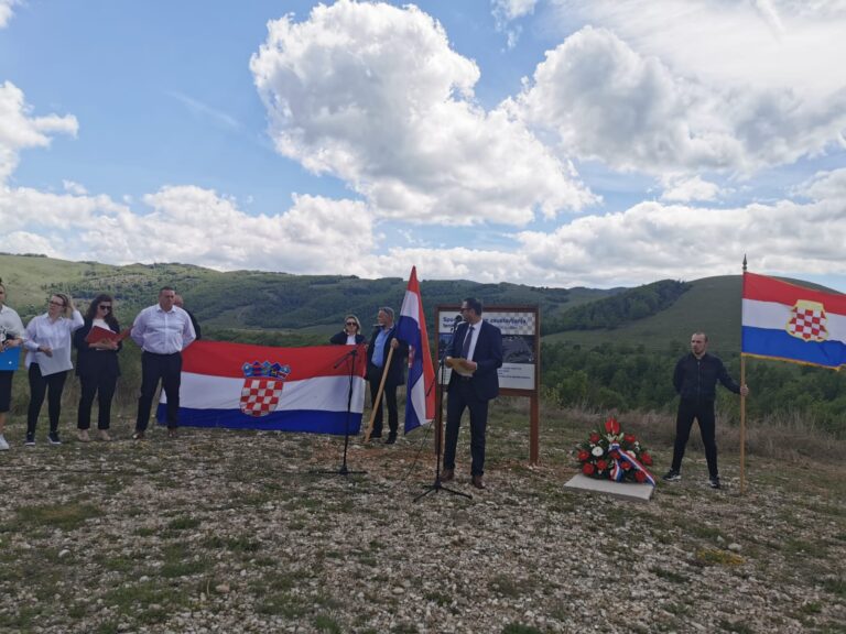 33 GODINE OD ZAUSTAVLJANJA TENKOVA JNA U ŠUJICI