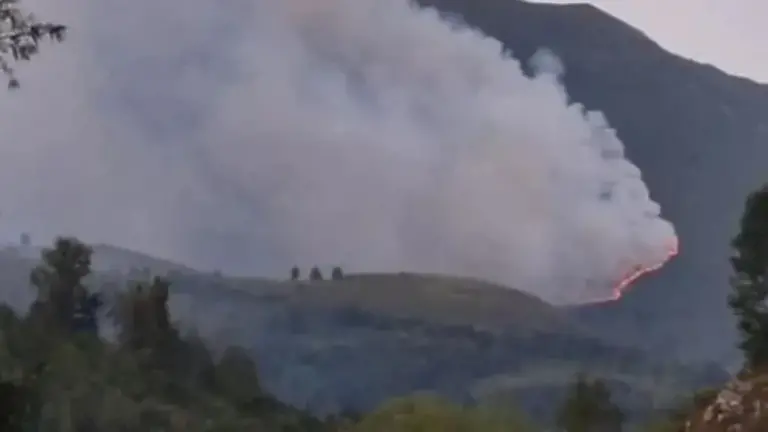 POŽAR NA JAHORINI: Vatra uhvatila i minirano područje