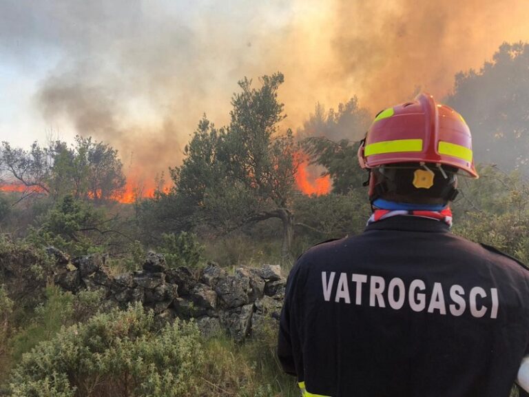 KIŠA ZAUSTAVILA POŽARE U HNŽ-U