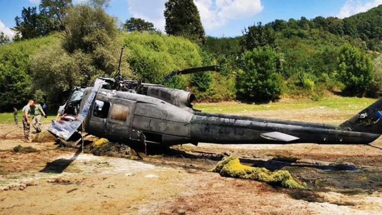 Helikopter OS BiH izvučen iz jezera