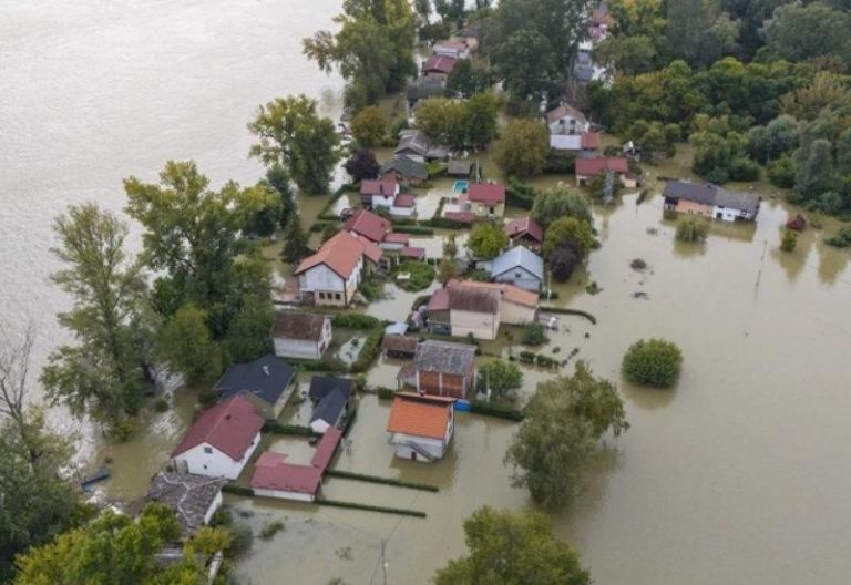 Vrh vodenog vala Dunava ušao u Hrvatsku