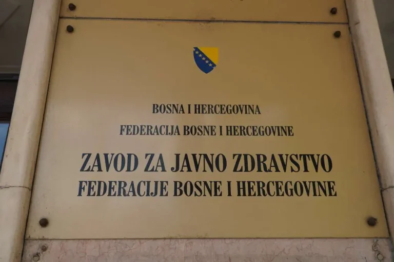 Zašto se uništava javno zdravstvo