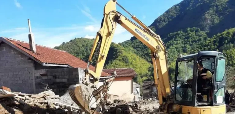 KONJIC I JABLANICA Stručne komisije procjenjuju štetu, volonteri i radnici na terenu