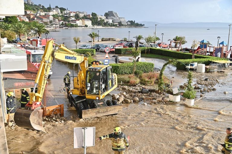 Velike poplave i u Podgori: 3000 ljudi ostalo bez struje