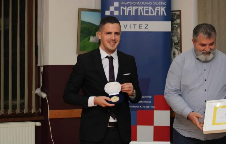 Mateu Mariću nagrada za najboljeg volontera u BiH za 2023. godinu