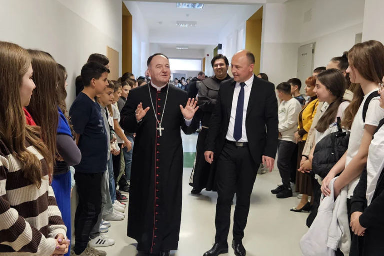 PASTORALNI POHOD Biskupu Paliću dar s imenom uklesanim u širokobriješki kamen rujan