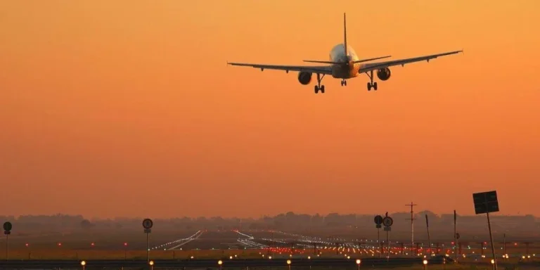 Dvojica putnika se potukla, avion morao prisilno sletjeti