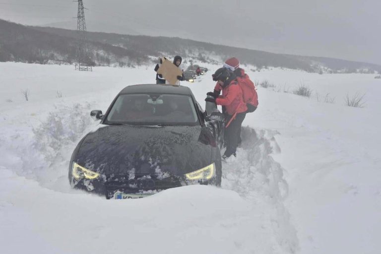 Diljem BiH brojne akcije spašavanja zbog snijega koji je okovao dio zemlje