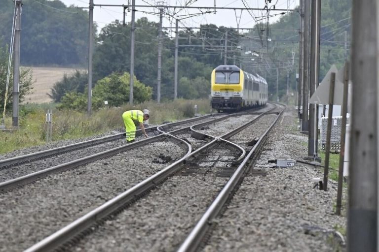 SPRIJEČENA TRAGEDIJA Bivši nogometaš hajduka spasio autobus pun djece