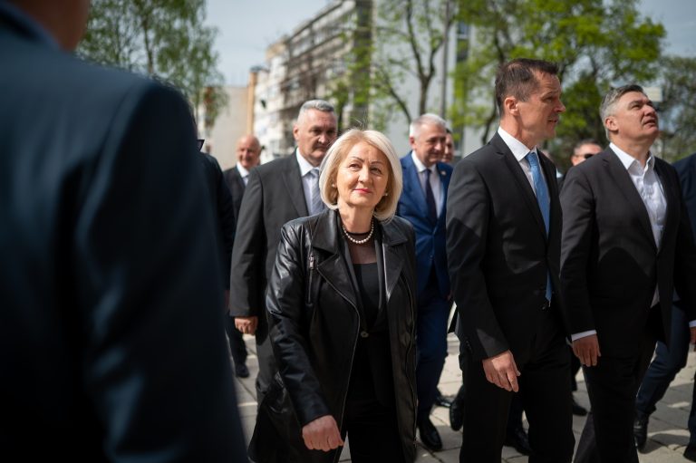 Predsjedateljica Vijeća ministara BiH Borjana Krišto nazočila svečanom obilježavanju 33. obljetnice obrane Livna i livanjskog kraja