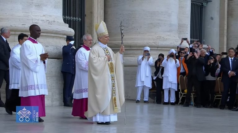 Inauguracijska misa pape Lava XIV. okupila stotine tisuća vjernika na Trgu sv. Petra