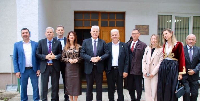 Proslava svetog Mihovila u Varešu i obilazak Male škole sestara franjevki