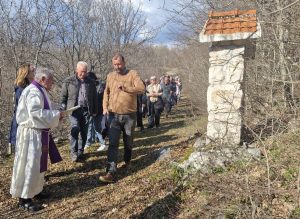 Tradicionalni Križni put okupio Viničane u zaseoku Šiške