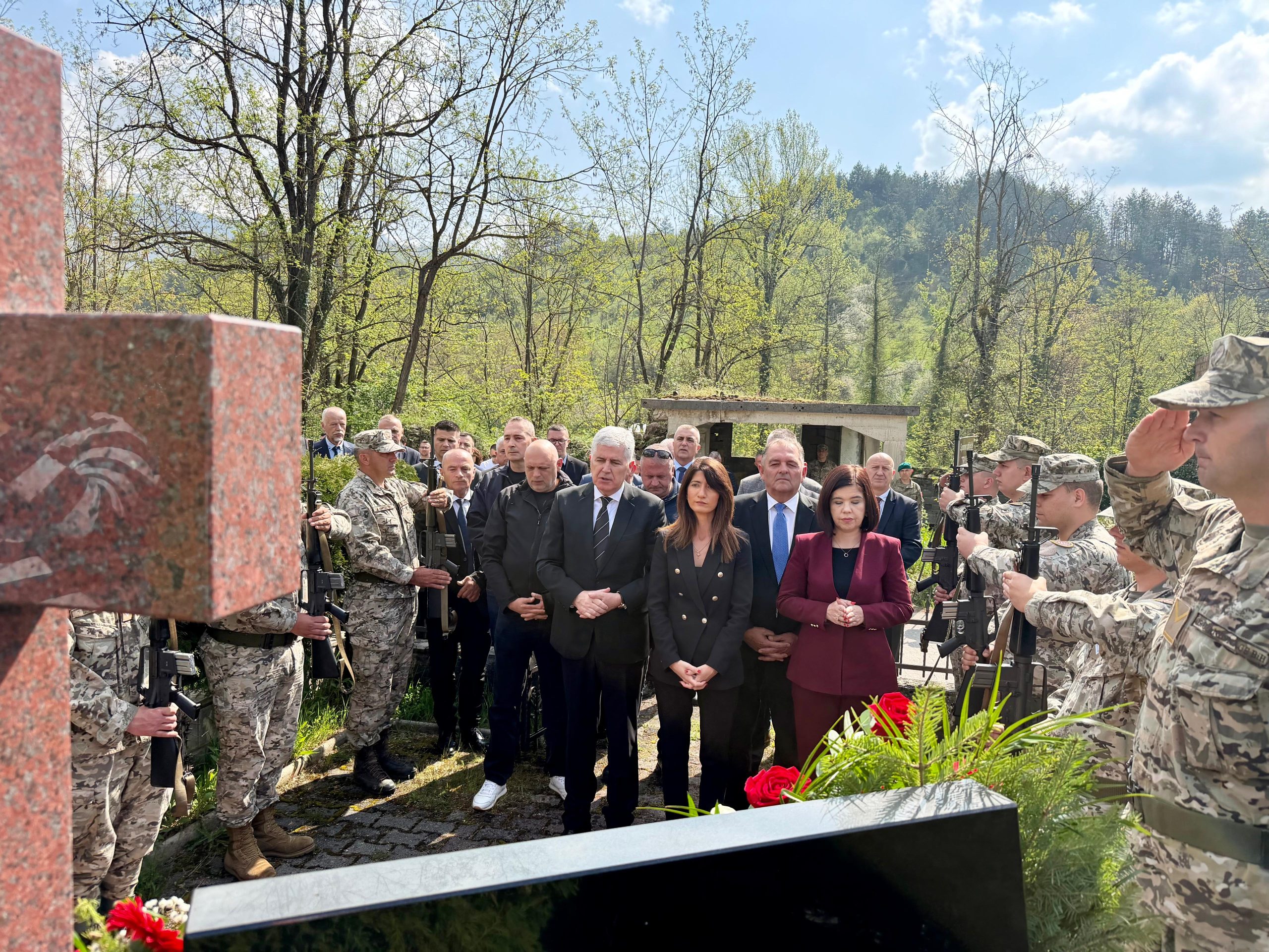 Trusina ostaje trajna opomena, mir mora počivati na istini i pravdi