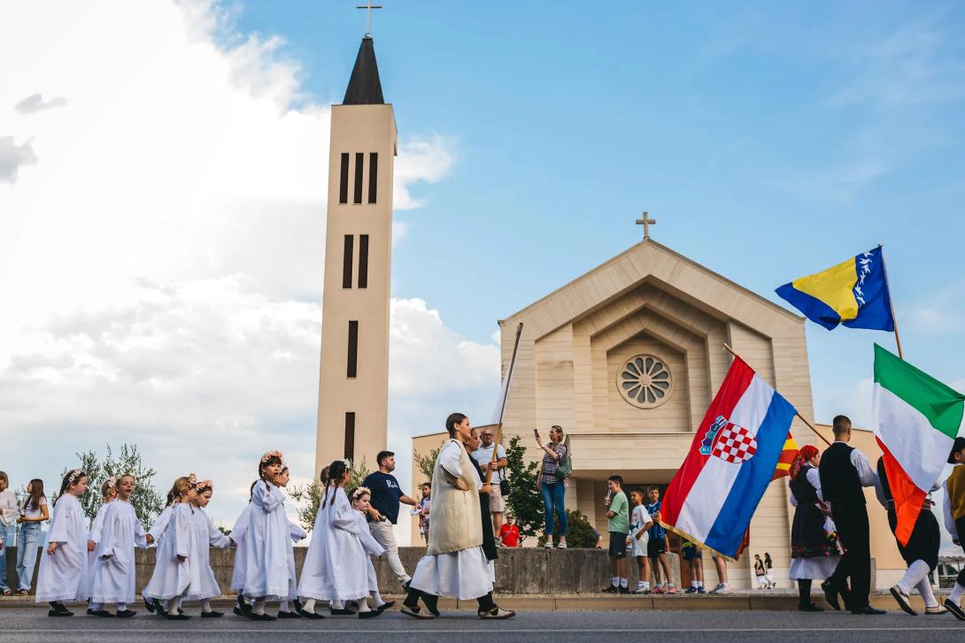 Buhač otvorila smotru u Rodoču: Folklor je živo sjećanje jednoga naroda