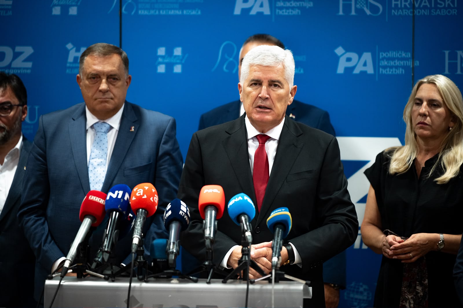 HDZ BiH i SNSD: Stabilnost BiH počiva na Ustavu, dogovor jedini put za naprijed